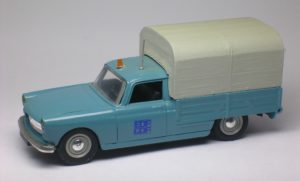Peugeot 404 Pick-up baché