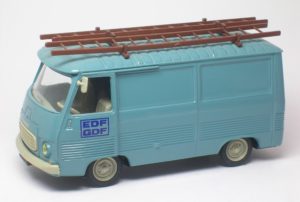 Peugeot J7